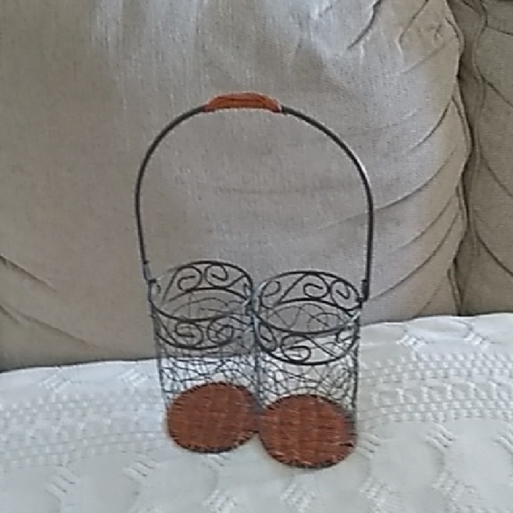 Wire Basket with Handle - Black and Brown